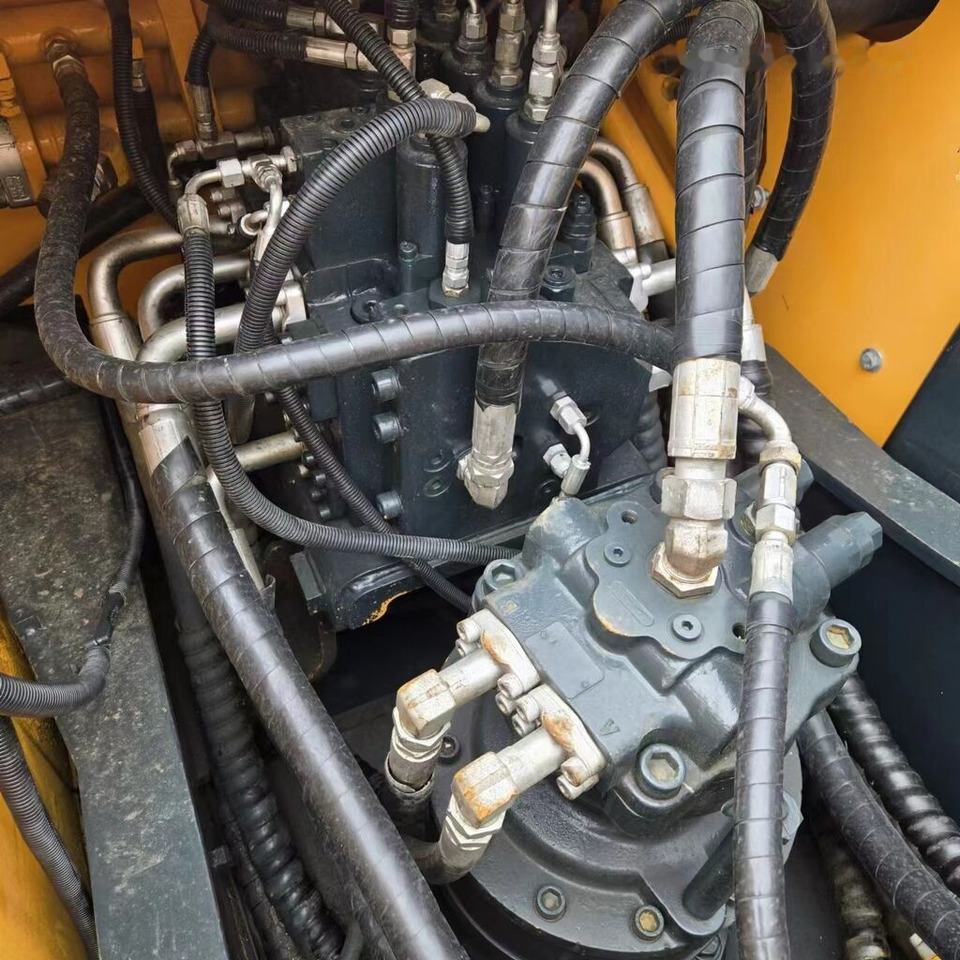 Kāpurķēžu ekskavators Hyundai R210-9S: foto 6