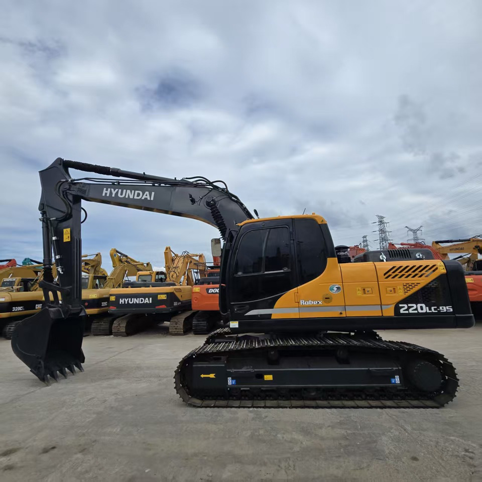Hyundai R220LC-9S - Kāpurķēžu ekskavators: foto 1 Hyundai R220LC-9S - Kāpurķēžu ekskavators: foto 1