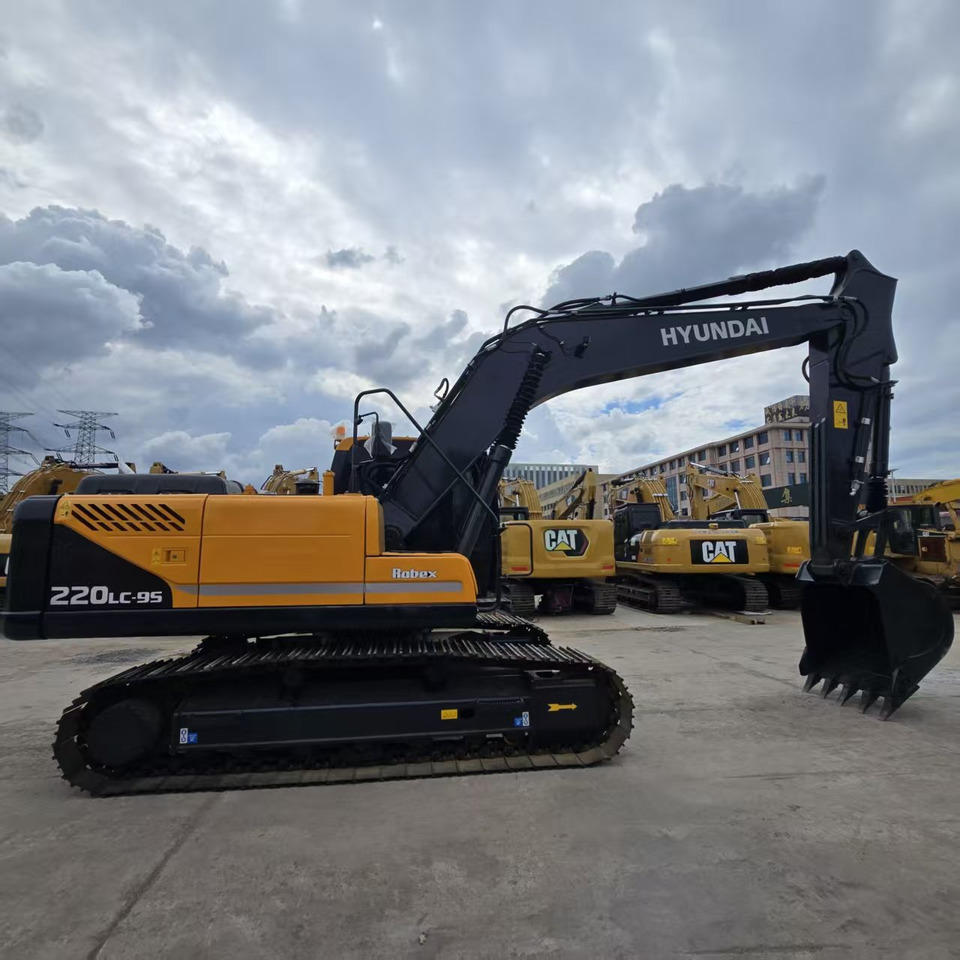 Hyundai R220LC-9S - Kāpurķēžu ekskavators: foto 2 Hyundai R220LC-9S - Kāpurķēžu ekskavators: foto 2