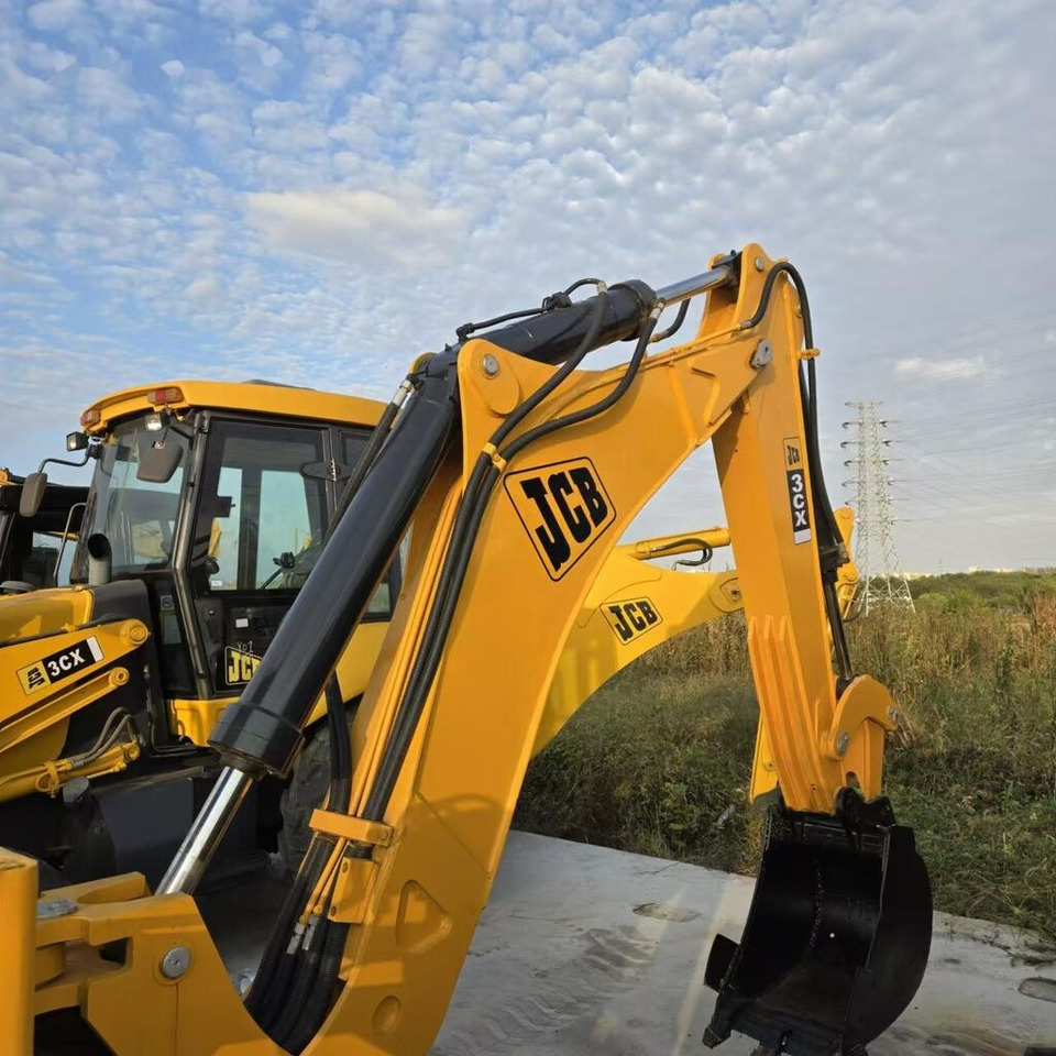 JCB 3CX - Ekskavators-iekrāvējs: foto 3 JCB 3CX - Ekskavators-iekrāvējs: foto 3