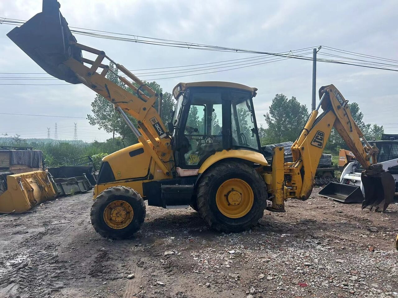 JCB 3CX - Ekskavators-iekrāvējs: foto 4 JCB 3CX - Ekskavators-iekrāvējs: foto 4