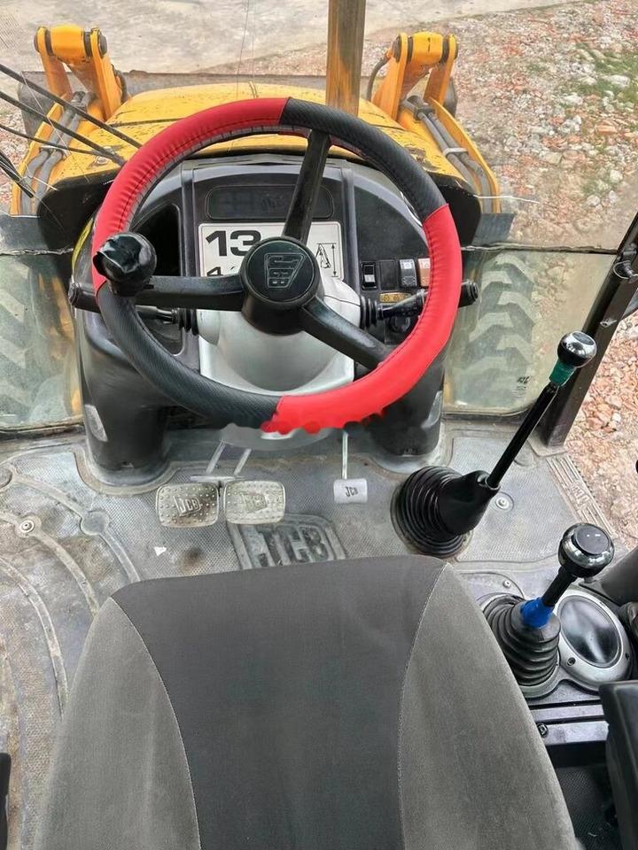 JCB 3CX - Ekskavators-iekrāvējs: foto 3 JCB 3CX - Ekskavators-iekrāvējs: foto 3