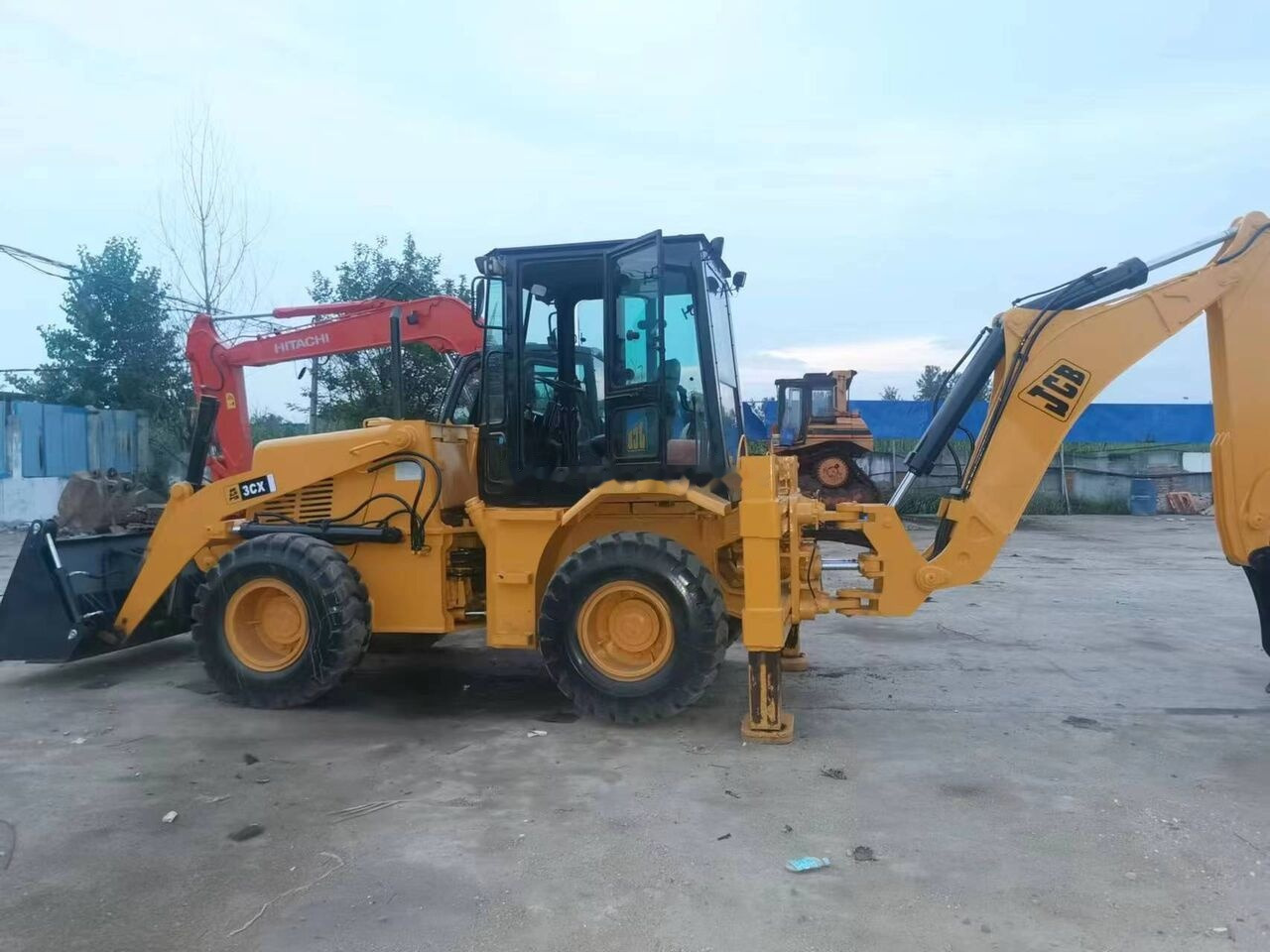 JCB 3CX - Ekskavators-iekrāvējs: foto 3 JCB 3CX - Ekskavators-iekrāvējs: foto 3