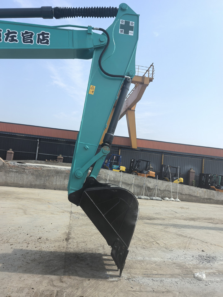KOBELCO SK200 - Kāpurķēžu ekskavators: foto 4 KOBELCO SK200 - Kāpurķēžu ekskavators: foto 4