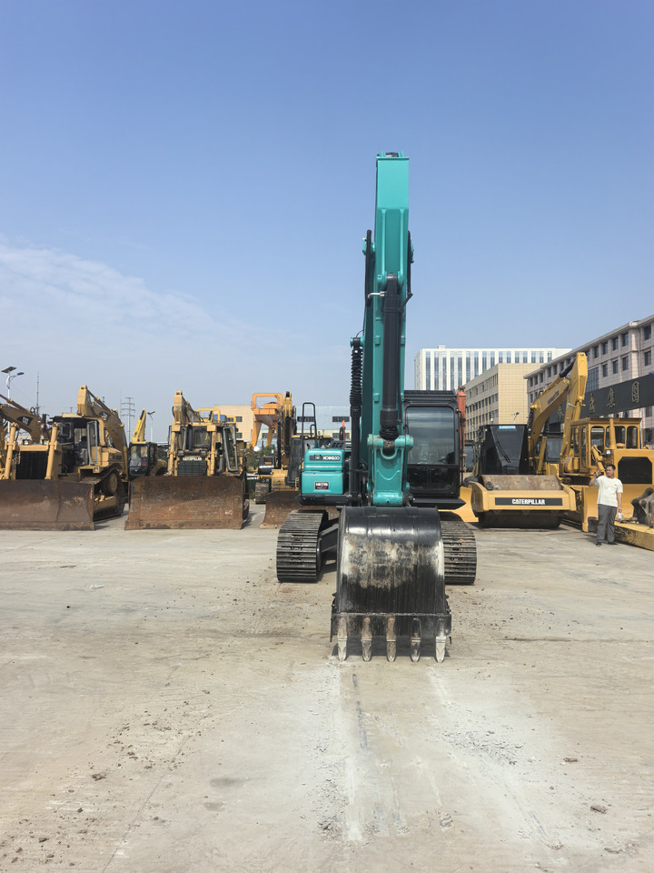 KOBELCO SK200 - Kāpurķēžu ekskavators: foto 5 KOBELCO SK200 - Kāpurķēžu ekskavators: foto 5