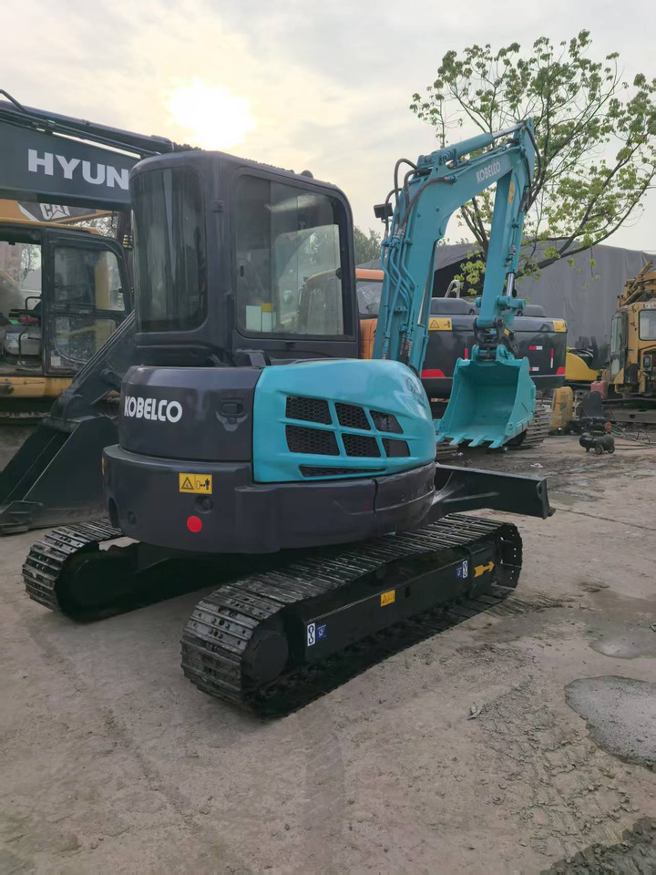 KOBELCO SK55SR - Mini-ekskavators: foto 1 KOBELCO SK55SR - Mini-ekskavators: foto 1