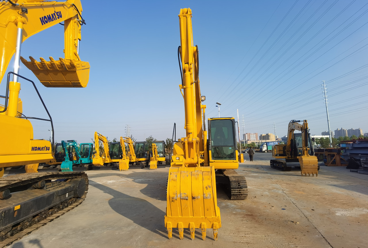 KOMATSU PC130-7 - Mini-ekskavators: foto 4 KOMATSU PC130-7 - Mini-ekskavators: foto 4