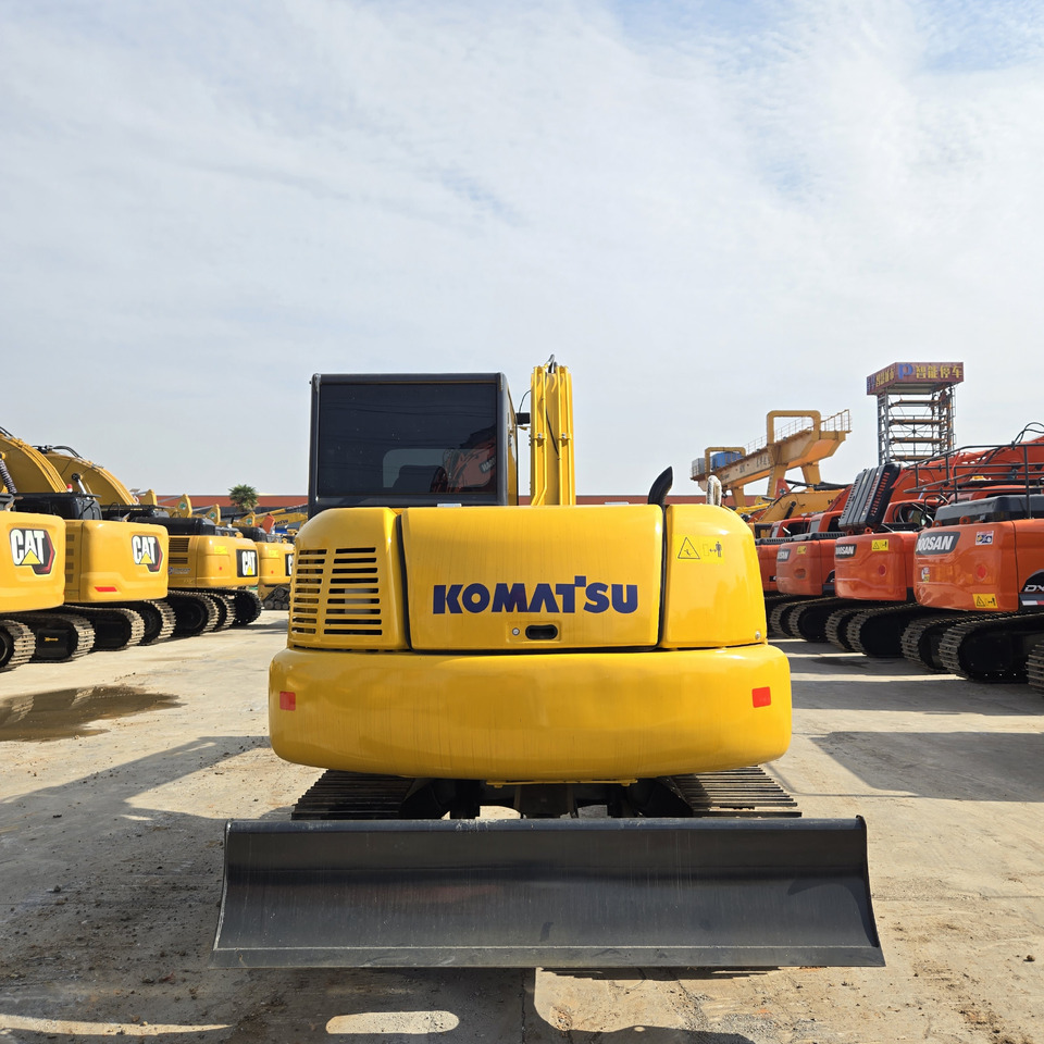 Mini-ekskavators KOMATSU PC70-8: foto 6