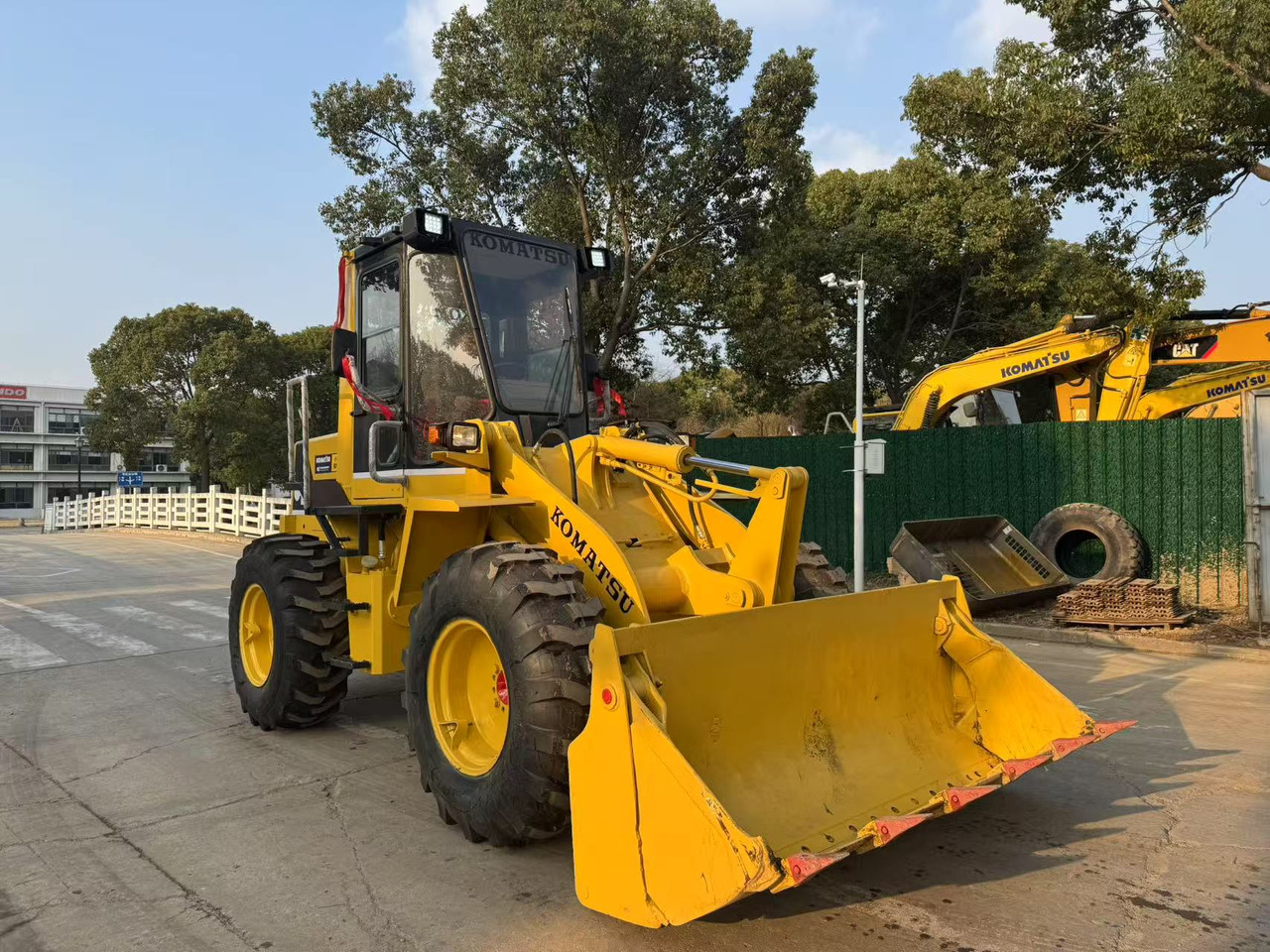 Riteņu iekrāvējs KOMATSU WA100-1: foto 6