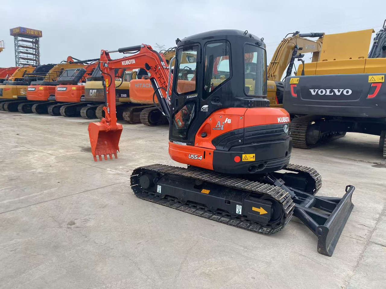 Mini-ekskavators KUBOTA U55-4: foto 8