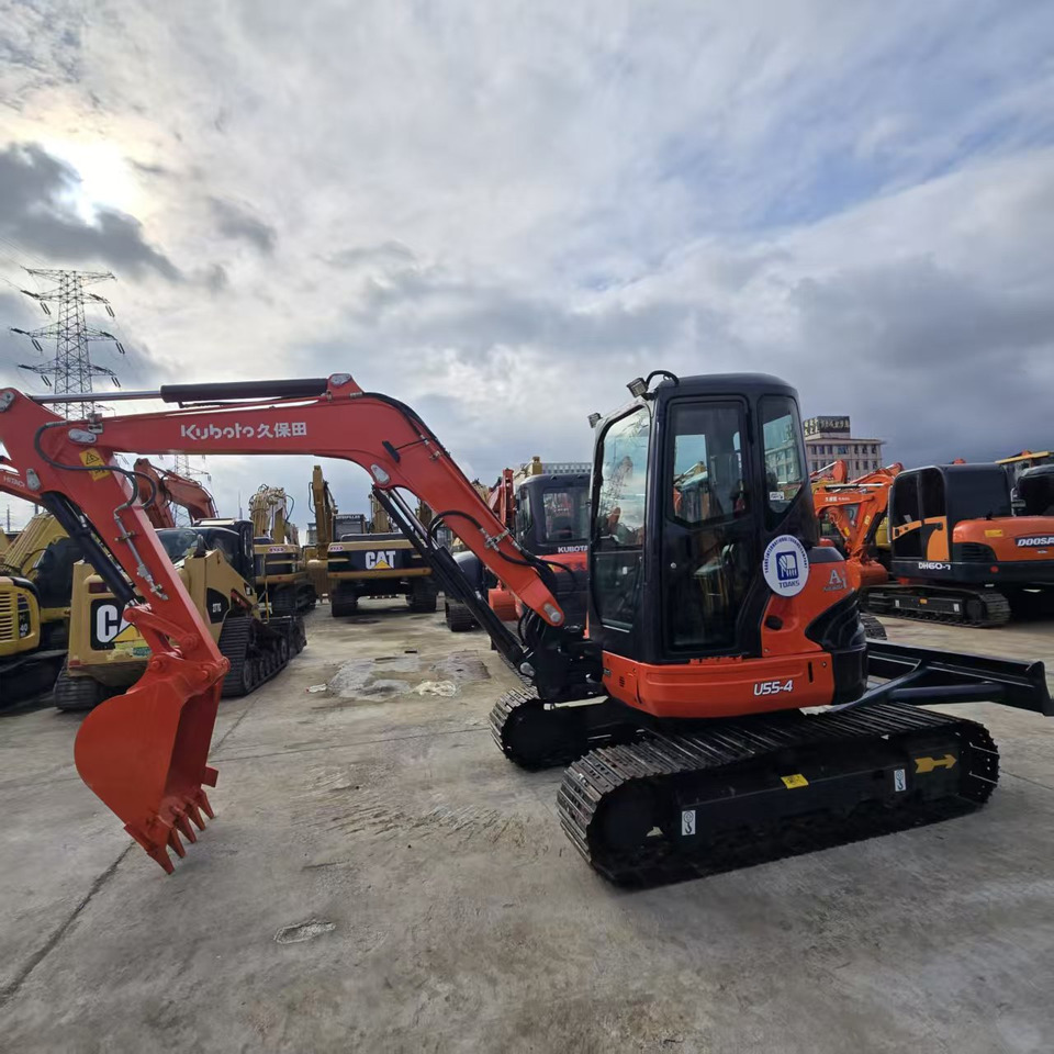 KUBOTA U55-4 - Mini-ekskavators: foto 1 KUBOTA U55-4 - Mini-ekskavators: foto 1