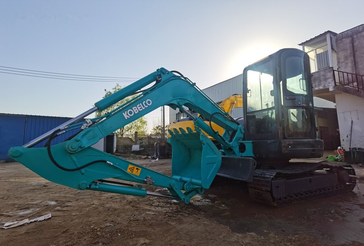 Kobelco SK55 - Mini-ekskavators: foto 3 Kobelco SK55 - Mini-ekskavators: foto 3