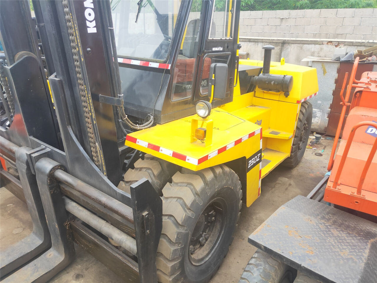 Komatsu FD250 - Dīzeļiekrāvējs: foto 5 Komatsu FD250 - Dīzeļiekrāvējs: foto 5