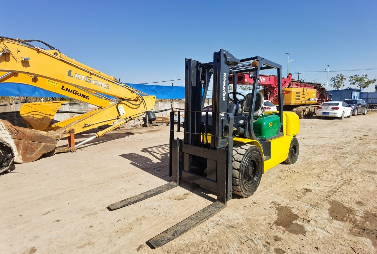 Komatsu FD50 - Autokrāvējs: foto 3 Komatsu FD50 - Autokrāvējs: foto 3