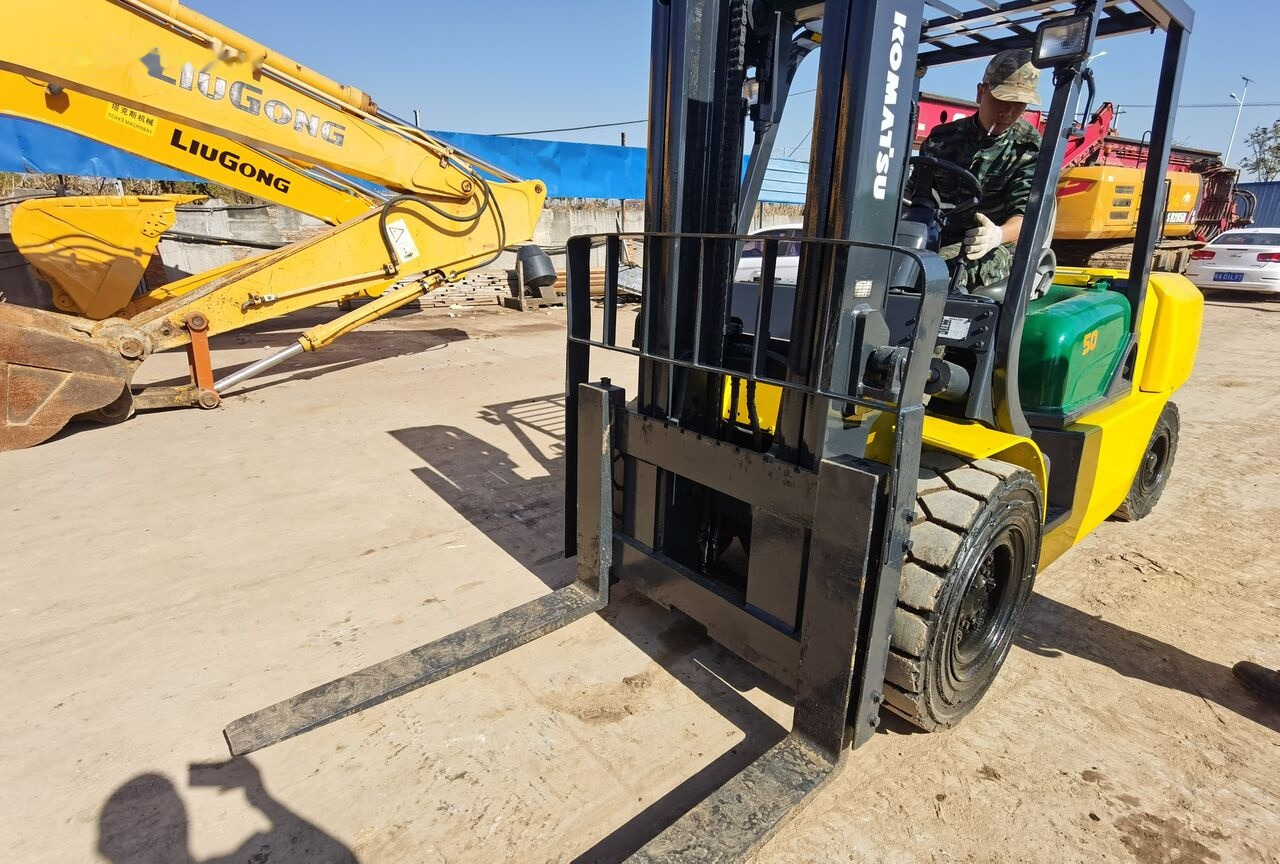 Komatsu FD50 - Autokrāvējs: foto 5 Komatsu FD50 - Autokrāvējs: foto 5