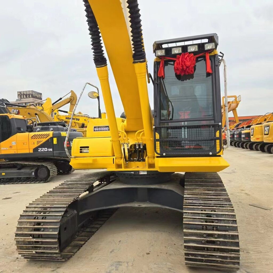 Kāpurķēžu ekskavators Komatsu PC200-8: foto 9