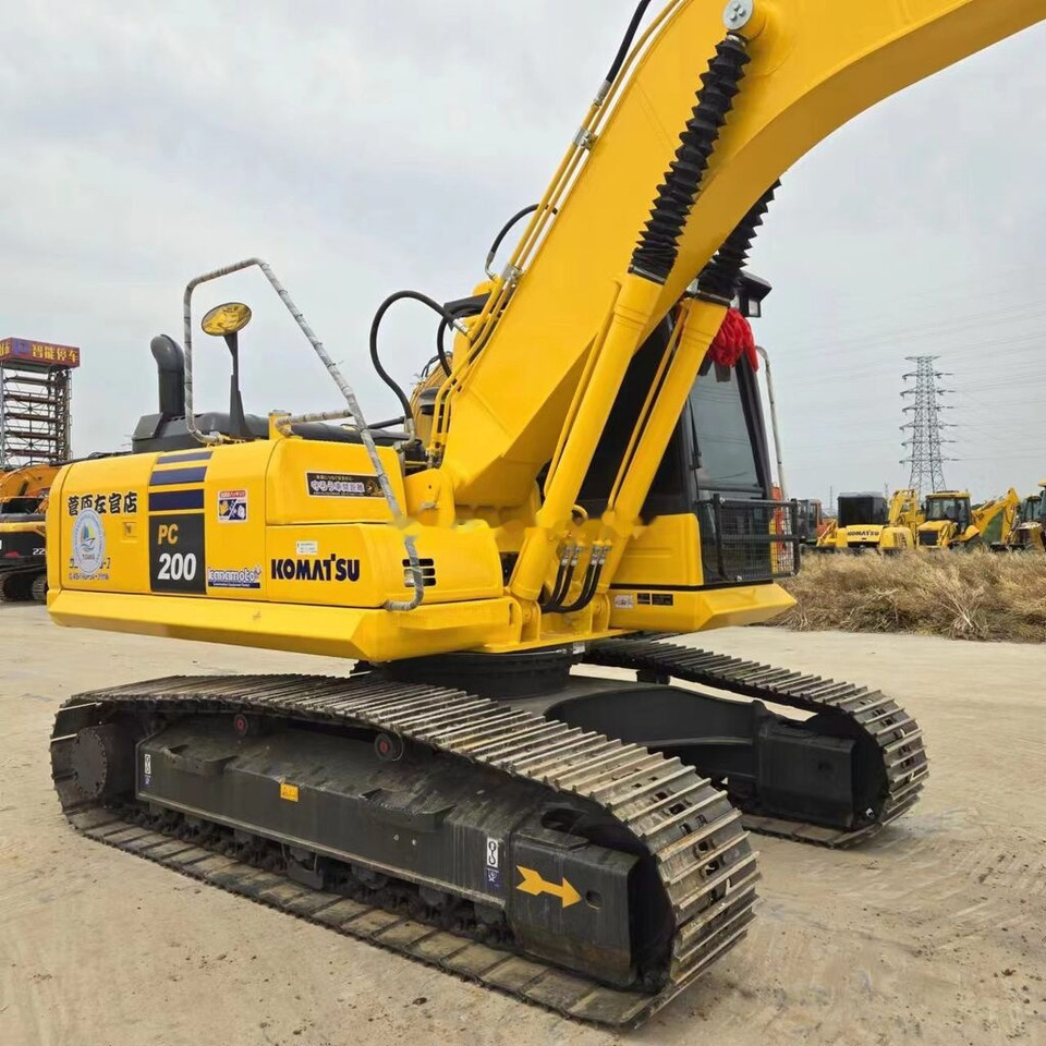 Komatsu PC200-8 - Kāpurķēžu ekskavators: foto 4 Komatsu PC200-8 - Kāpurķēžu ekskavators: foto 4