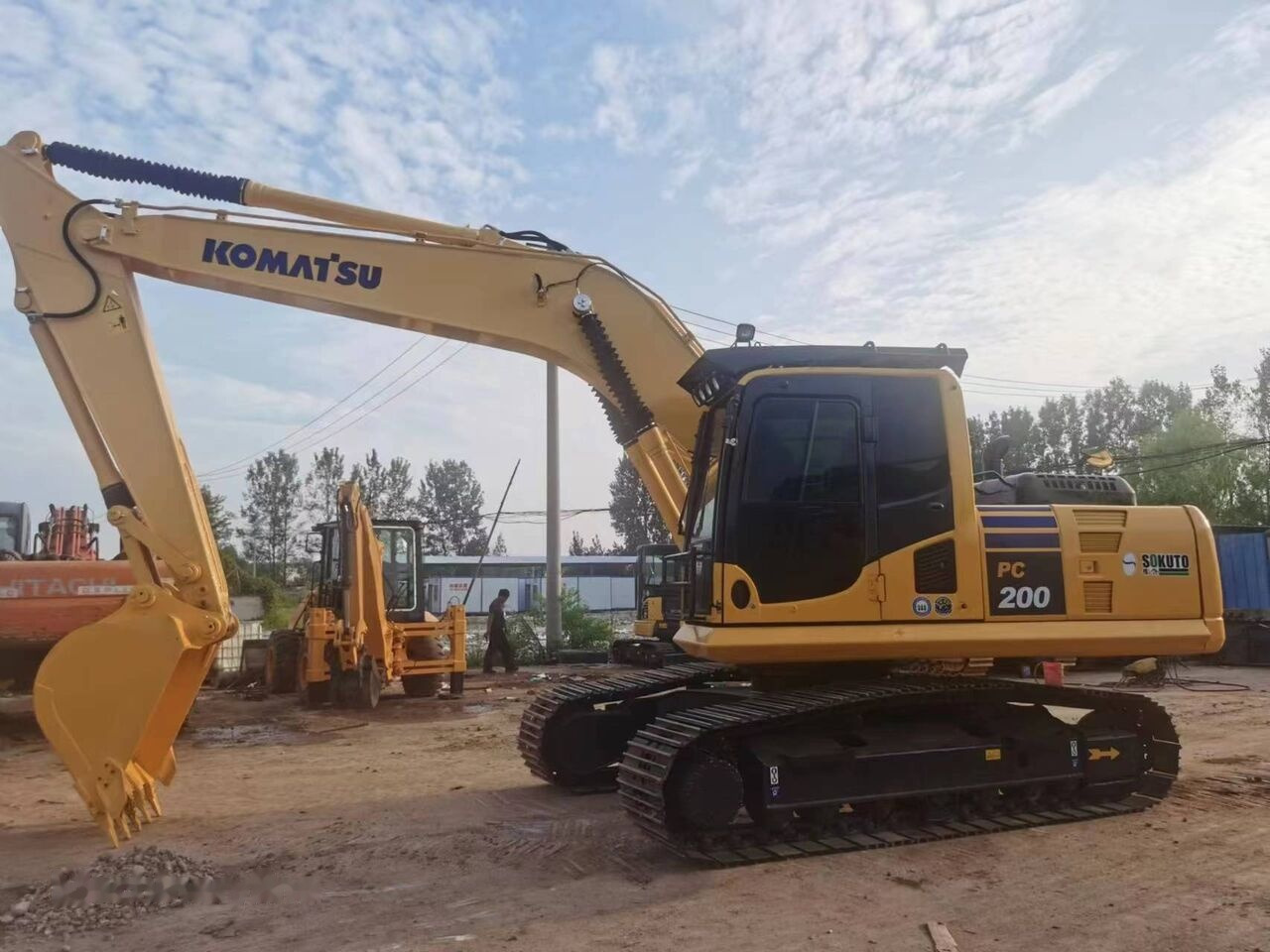 Komatsu PC200-8 - Kāpurķēžu ekskavators: foto 4 Komatsu PC200-8 - Kāpurķēžu ekskavators: foto 4