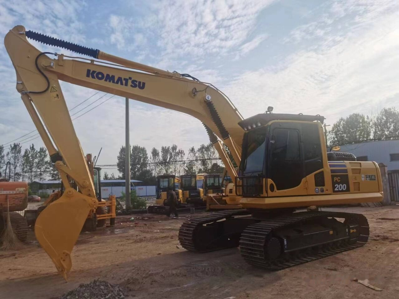 Komatsu PC200-8 - Kāpurķēžu ekskavators: foto 2 Komatsu PC200-8 - Kāpurķēžu ekskavators: foto 2