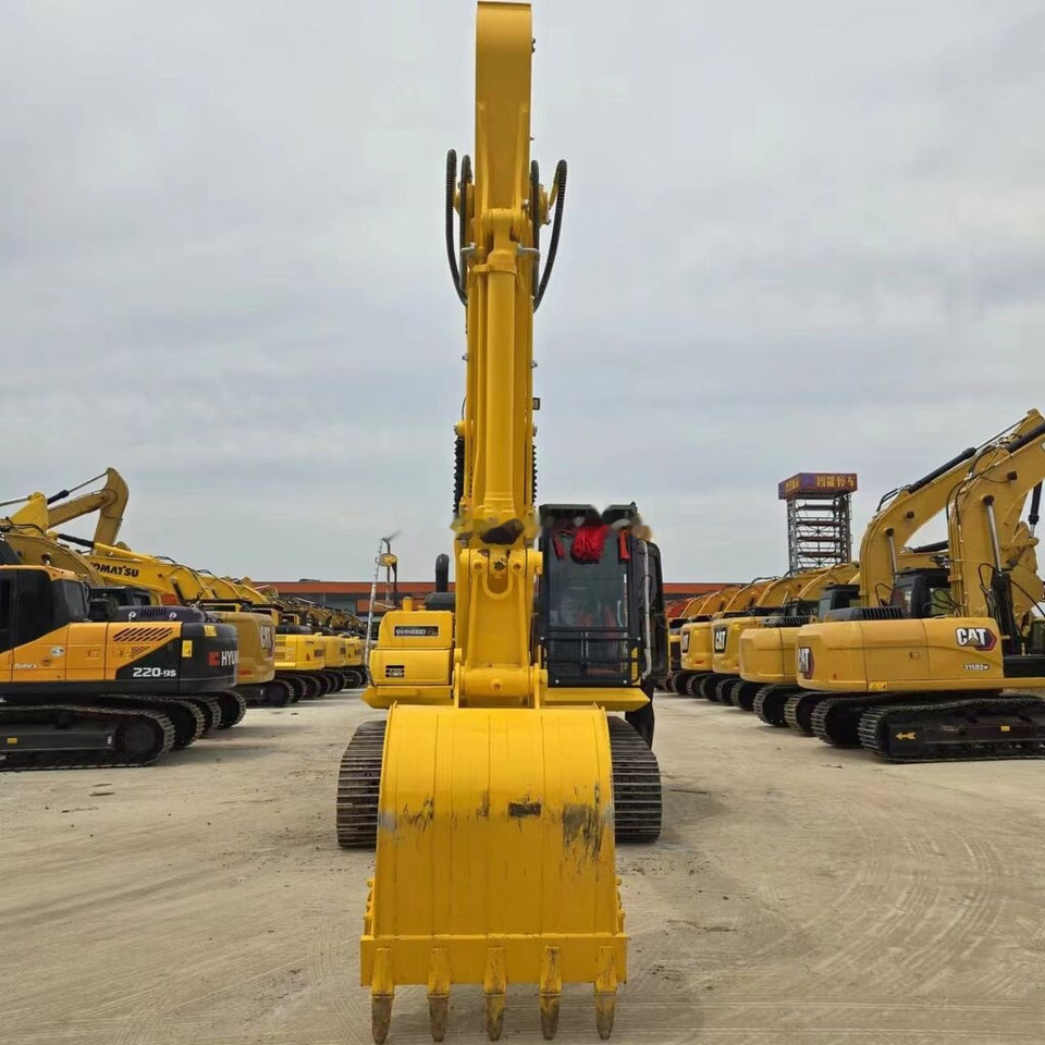 Kāpurķēžu ekskavators Komatsu PC200-8: foto 6