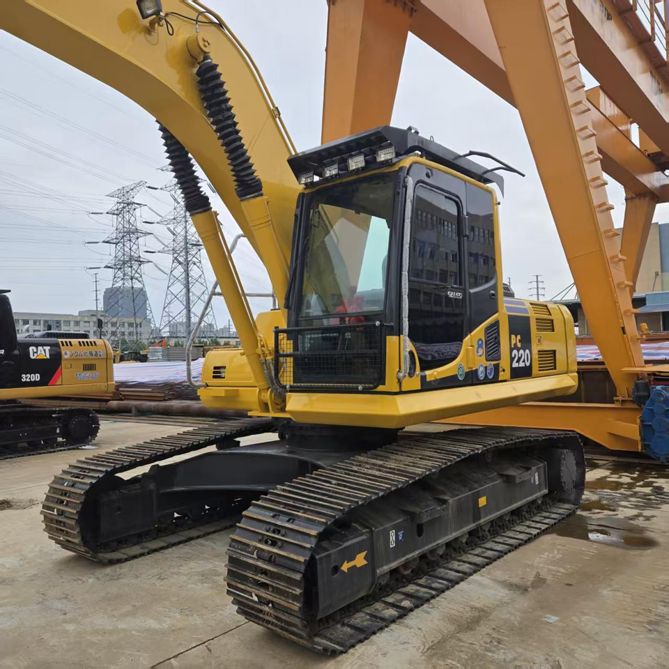 Komatsu PC220-8 - Kāpurķēžu ekskavators: foto 4 Komatsu PC220-8 - Kāpurķēžu ekskavators: foto 4