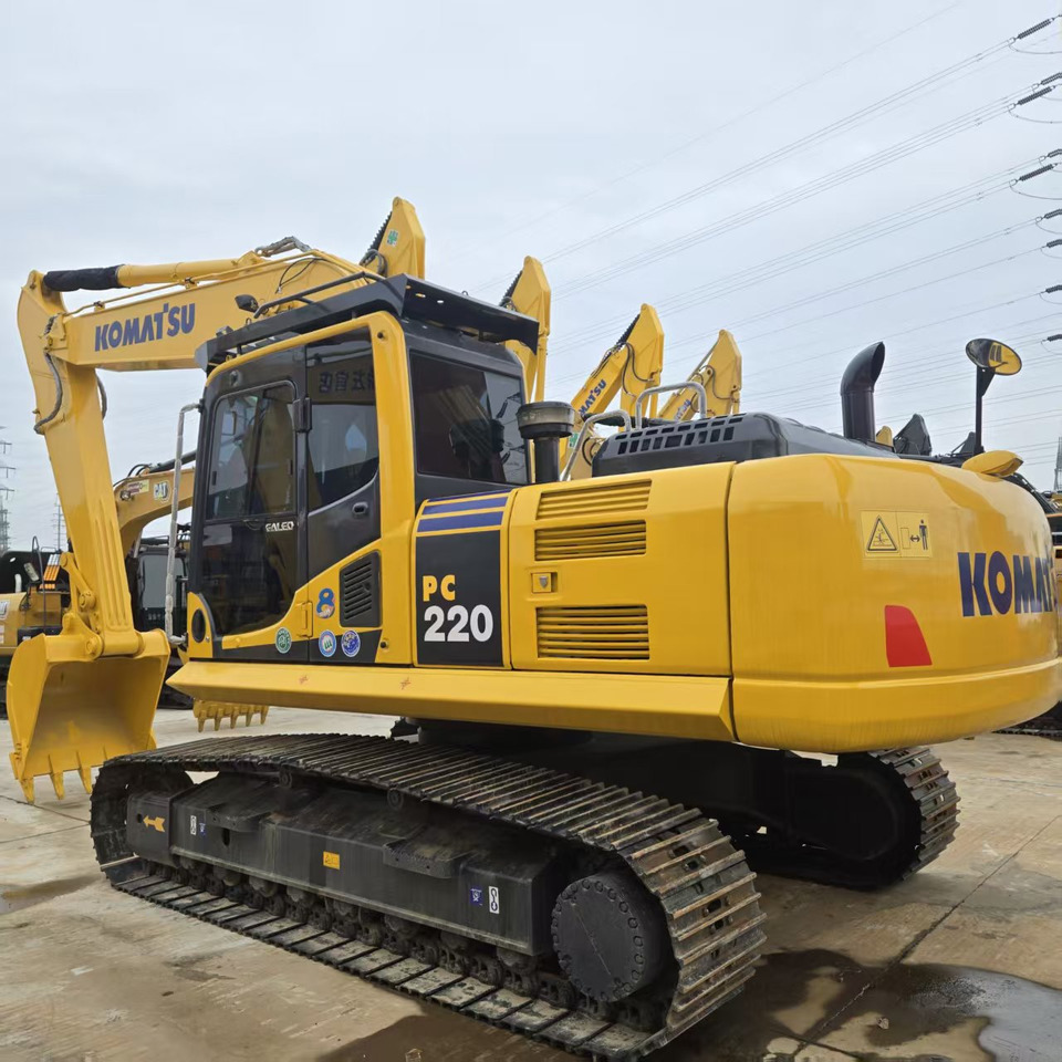 Komatsu PC220-8 - Kāpurķēžu ekskavators: foto 1 Komatsu PC220-8 - Kāpurķēžu ekskavators: foto 1