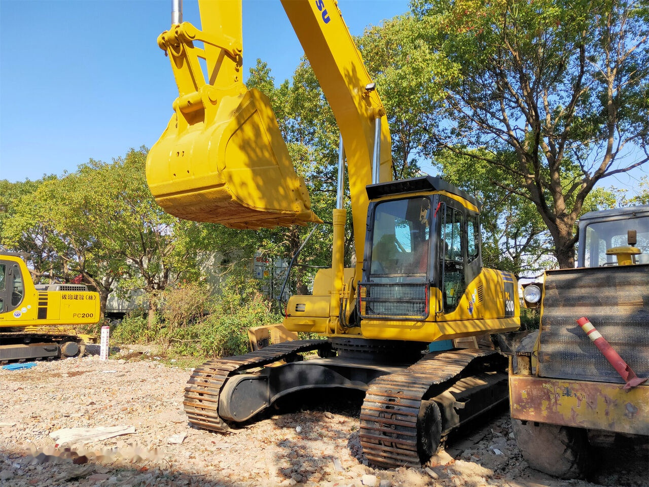 Komatsu PC300-7 - Kāpurķēžu ekskavators: foto 4 Komatsu PC300-7 - Kāpurķēžu ekskavators: foto 4