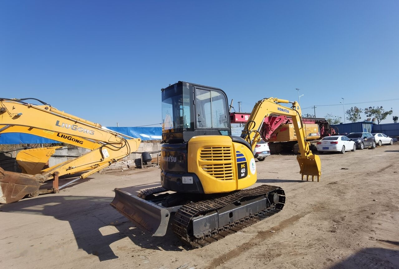 Komatsu PC40 - Mini-ekskavators: foto 1 Komatsu PC40 - Mini-ekskavators: foto 1