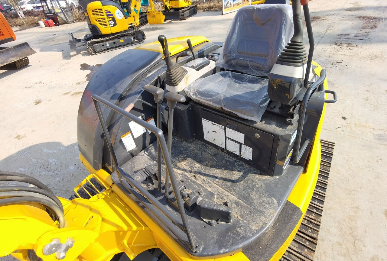 Mini-ekskavators Komatsu PC40MR: foto 6