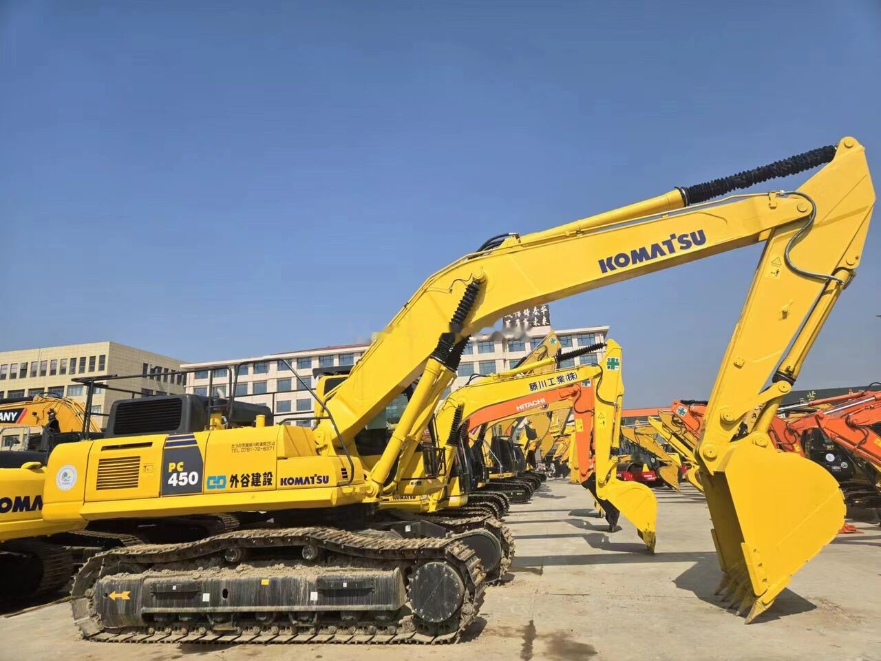 Komatsu PC450-8 - Kāpurķēžu ekskavators: foto 3 Komatsu PC450-8 - Kāpurķēžu ekskavators: foto 3