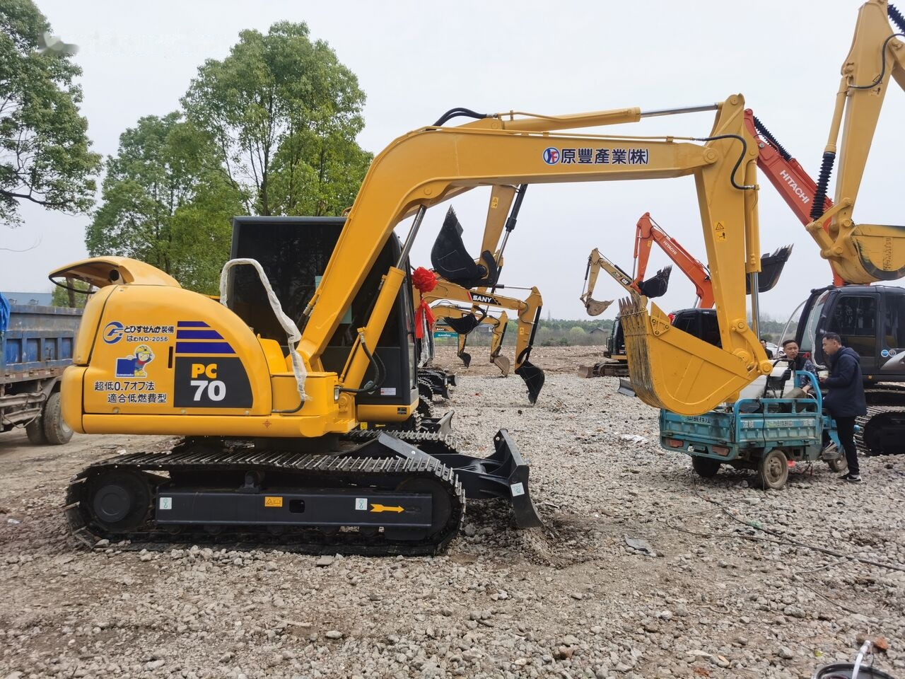 Komatsu PC70-8 - Mini-ekskavators: foto 4 Komatsu PC70-8 - Mini-ekskavators: foto 4