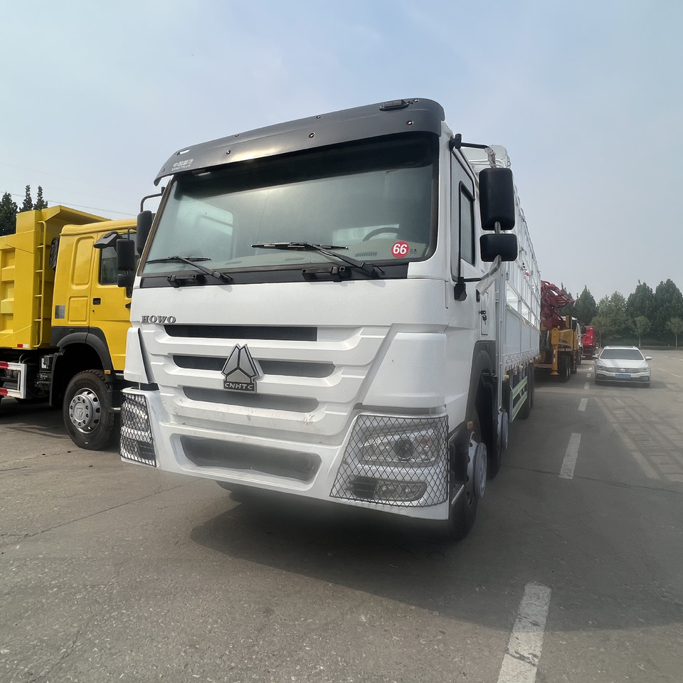 SINOTRUK HOWO 8*4 Fence Truck - Kravas automašīna: foto 5 SINOTRUK HOWO 8*4 Fence Truck - Kravas automašīna: foto 5