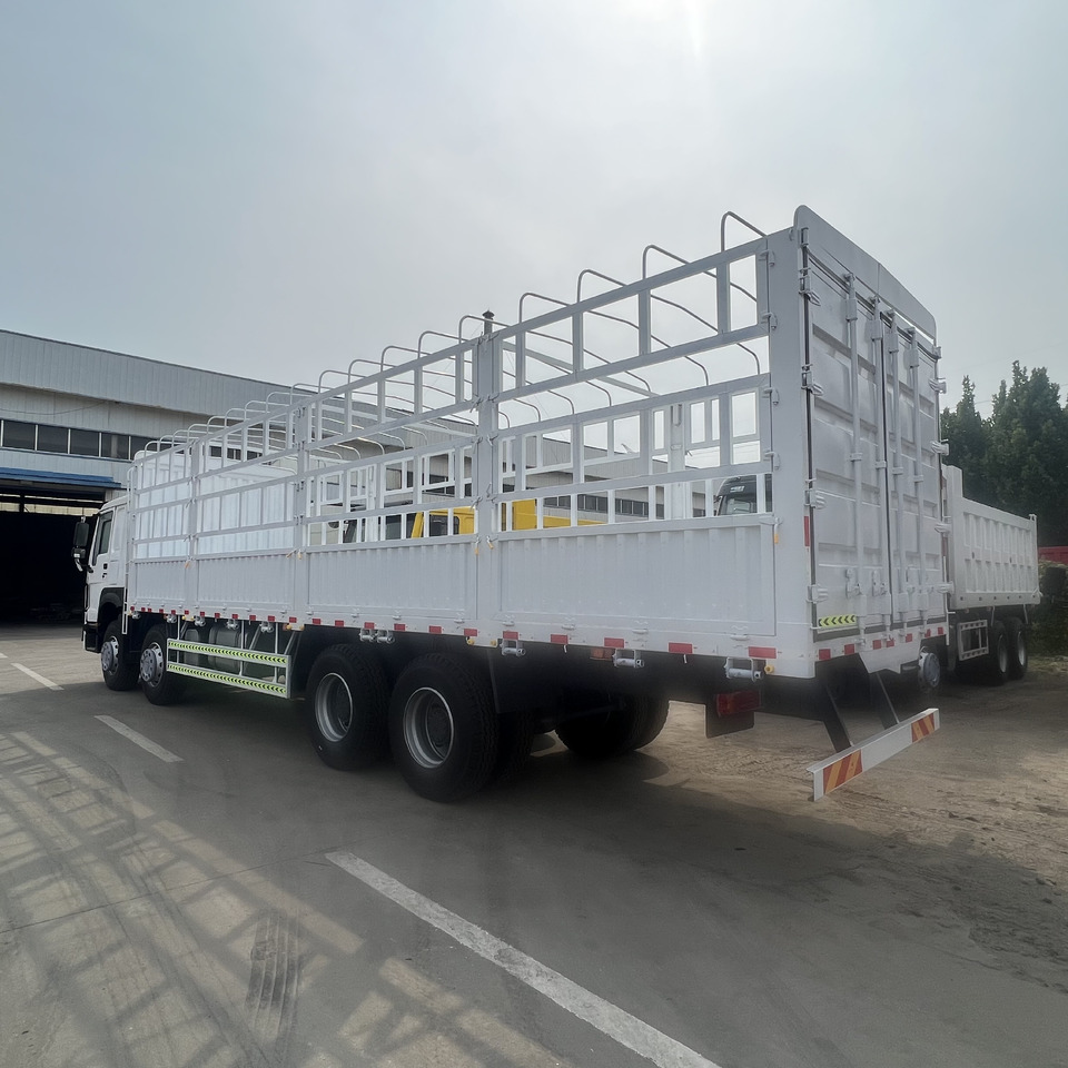 SINOTRUK HOWO 8*4 Fence Truck - Kravas automašīna: foto 1 SINOTRUK HOWO 8*4 Fence Truck - Kravas automašīna: foto 1