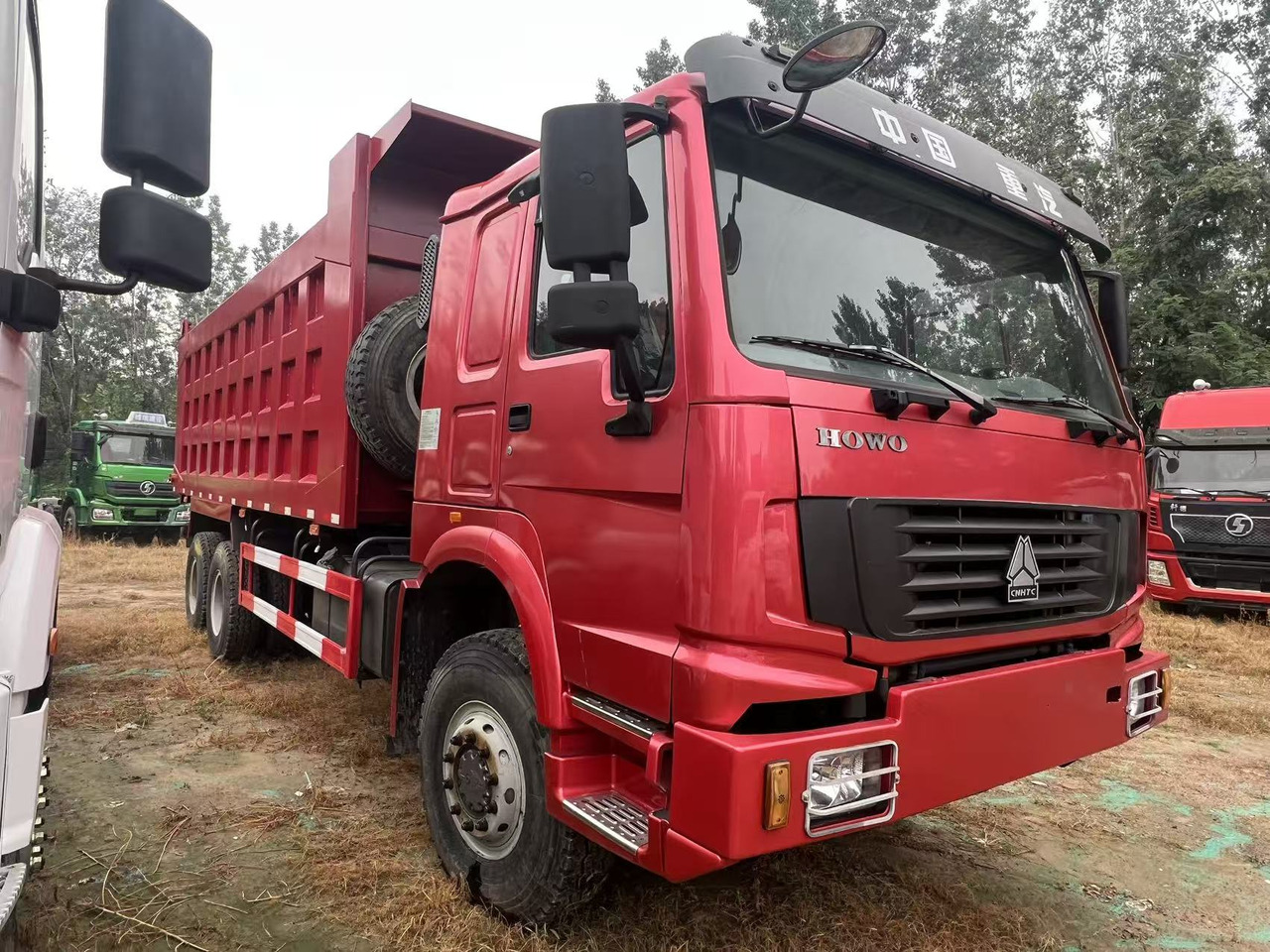 SINOTRUK HOWO - Kravas automašīna: foto 2 SINOTRUK HOWO - Kravas automašīna: foto 2