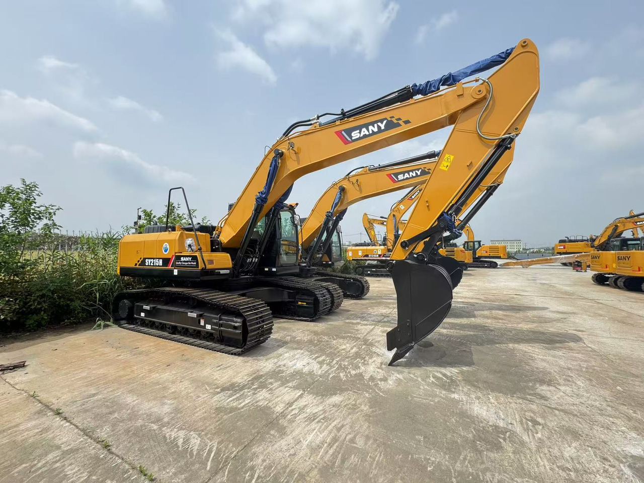 SANY SY215H - Kāpurķēžu ekskavators: foto 2 SANY SY215H - Kāpurķēžu ekskavators: foto 2