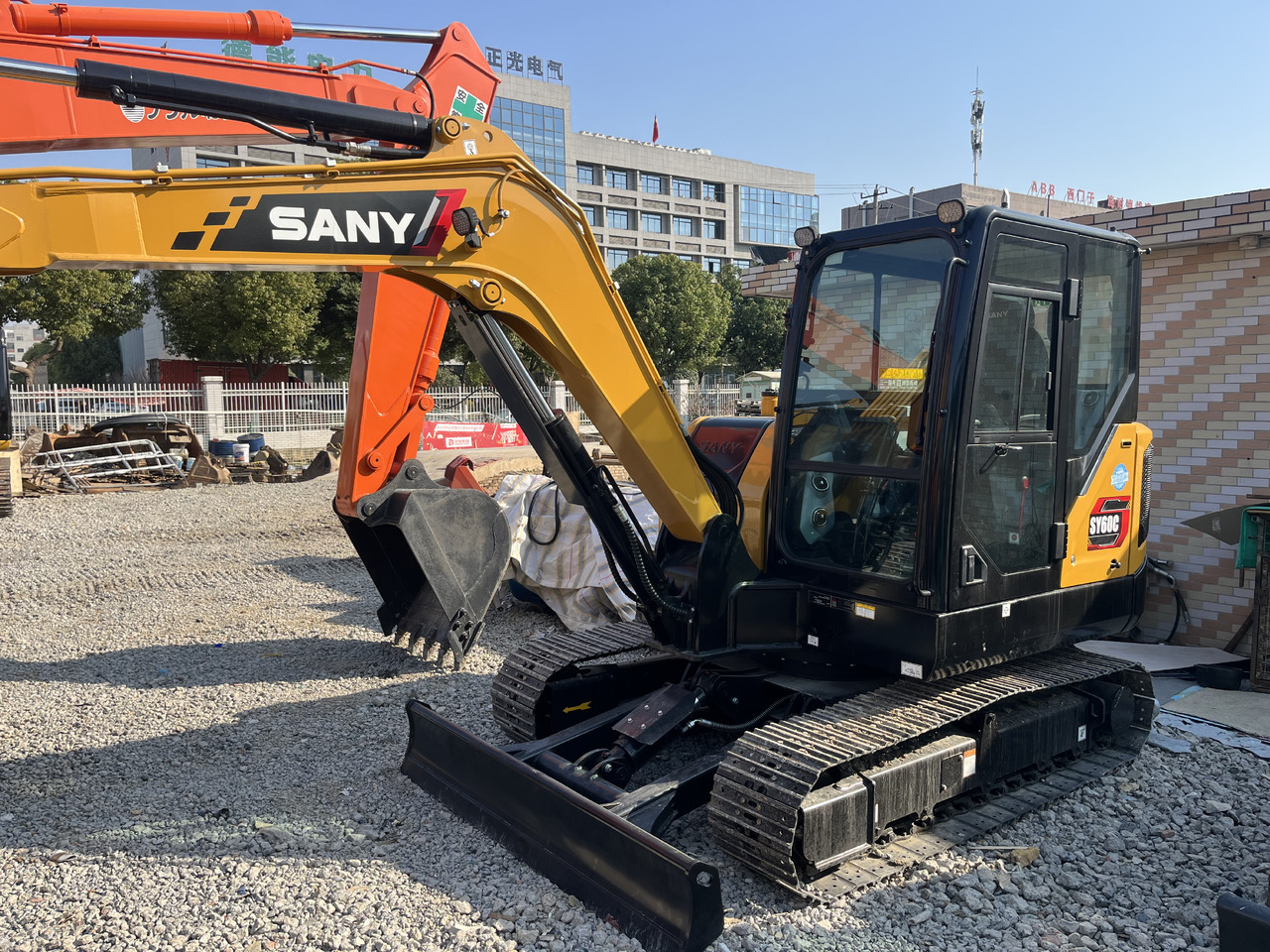 SANY SY60C - Mini-ekskavators: foto 1 SANY SY60C - Mini-ekskavators: foto 1