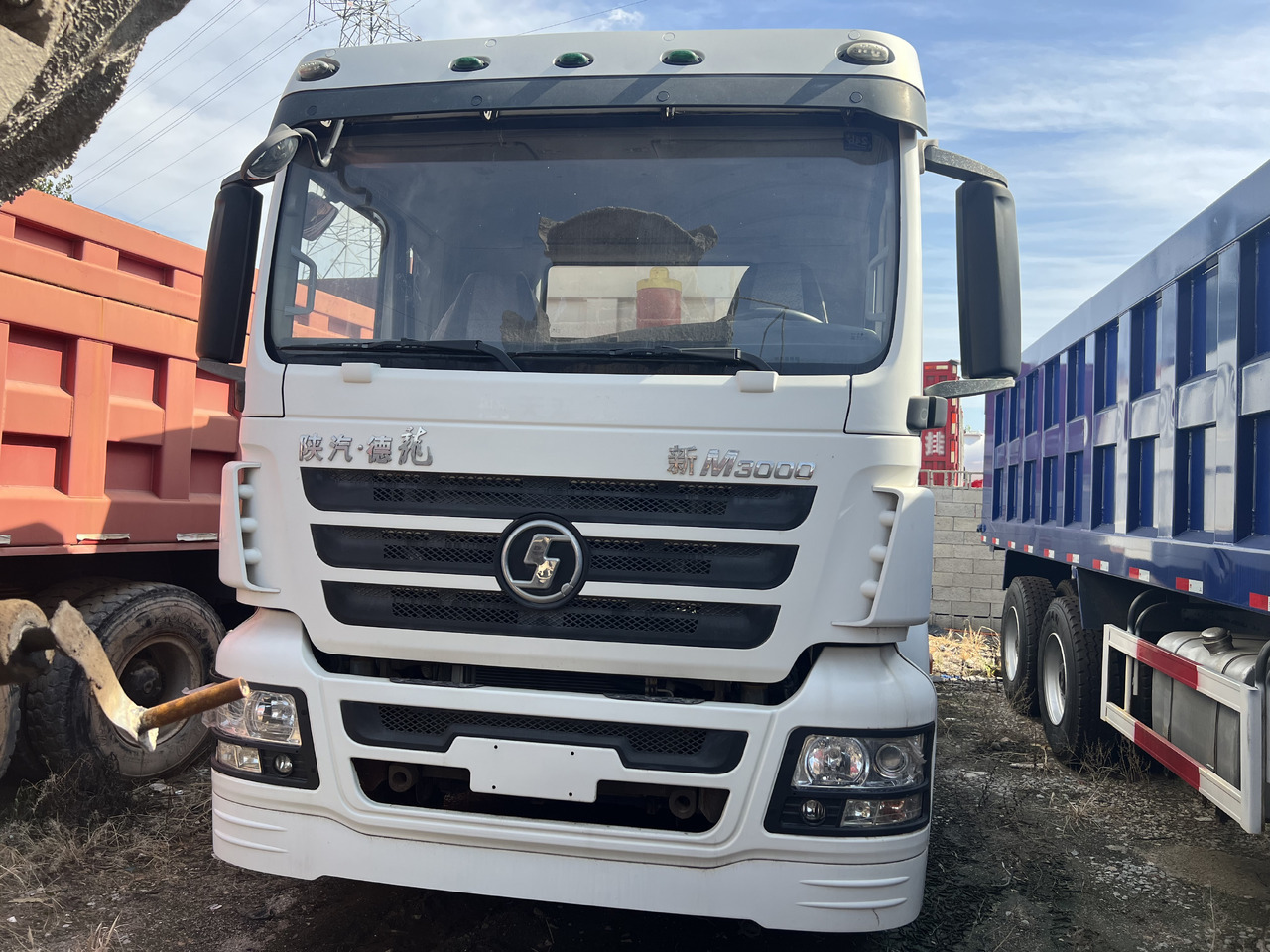 SHACMAN M3000 - Kravas automašīna pašizgāzējs: foto 3 SHACMAN M3000 - Kravas automašīna pašizgāzējs: foto 3