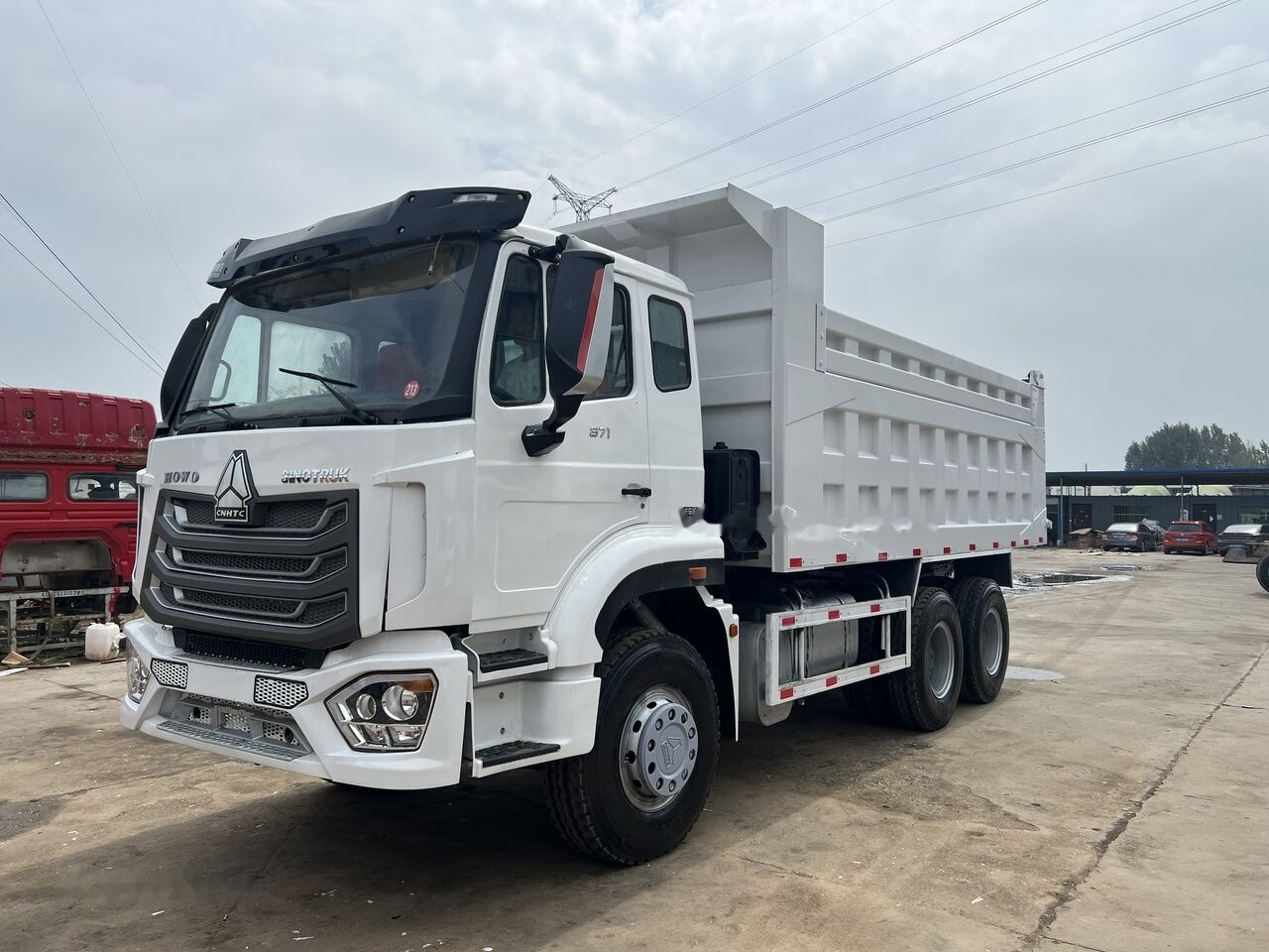 Kravas automašīna pašizgāzējs SINOTRUK HOHAN 6x4: foto 9 Kravas automašīna pašizgāzējs SINOTRUK HOHAN 6x4: foto 9