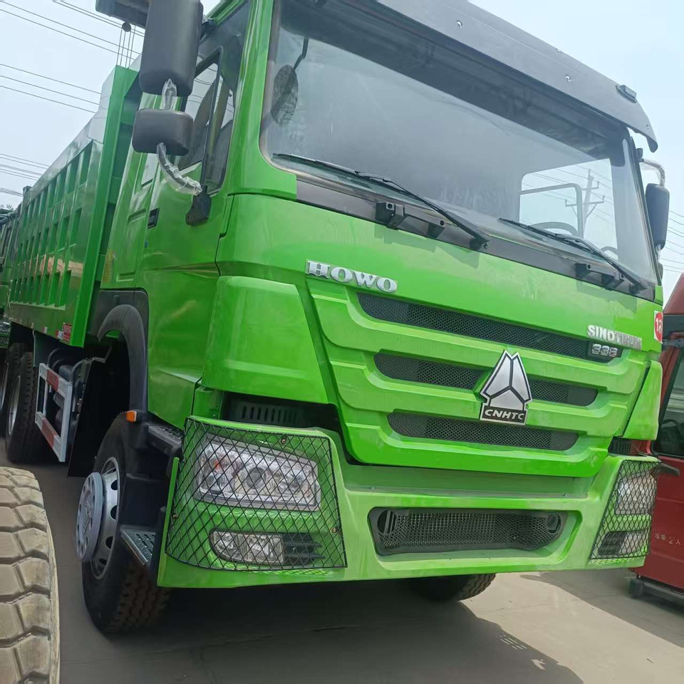 SINOTRUK HOWO 6x4 - Kravas automašīna pašizgāzējs: foto 2 SINOTRUK HOWO 6x4 - Kravas automašīna pašizgāzējs: foto 2