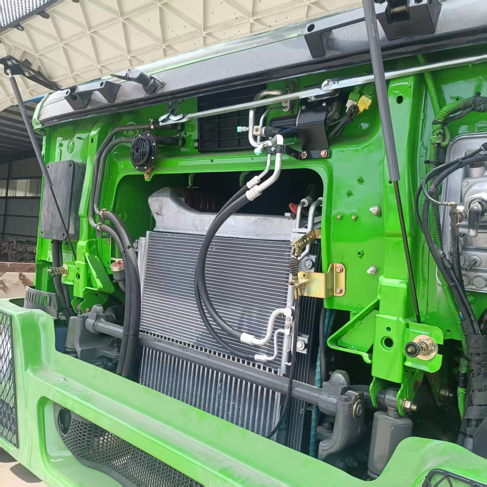 Kravas automašīna pašizgāzējs SINOTRUK HOWO 6x4: foto 7