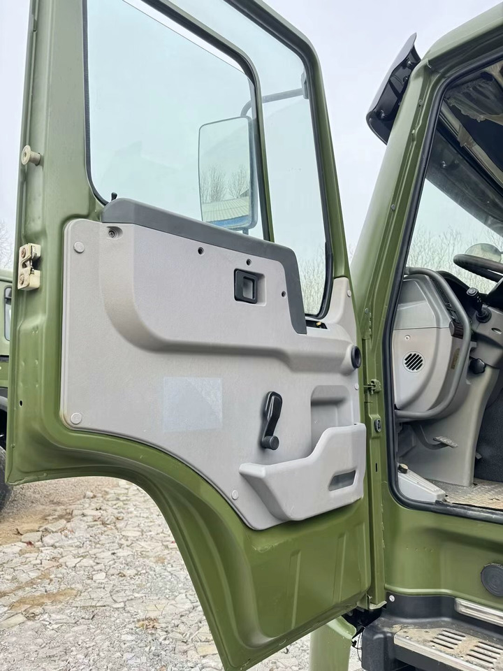 Kravas automašīna pašizgāzējs SINOTRUK HOWO 6x4: foto 11