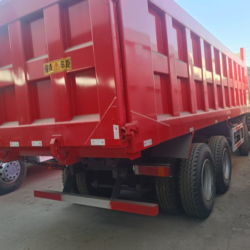 SINOTRUK HOWO 8x4 - Kravas automašīna pašizgāzējs: foto 5 SINOTRUK HOWO 8x4 - Kravas automašīna pašizgāzējs: foto 5