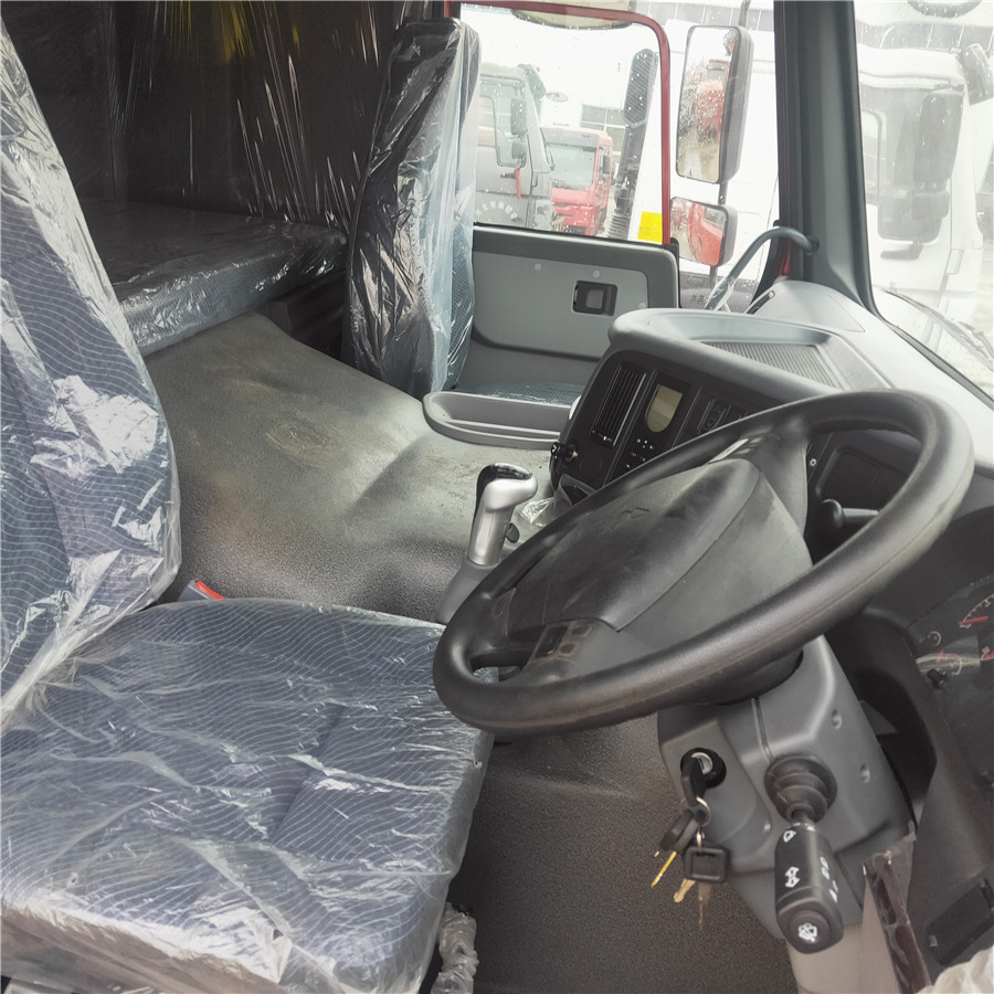 SINOTRUK HOWO - Kravas automašīna pašizgāzējs: foto 4 SINOTRUK HOWO - Kravas automašīna pašizgāzējs: foto 4