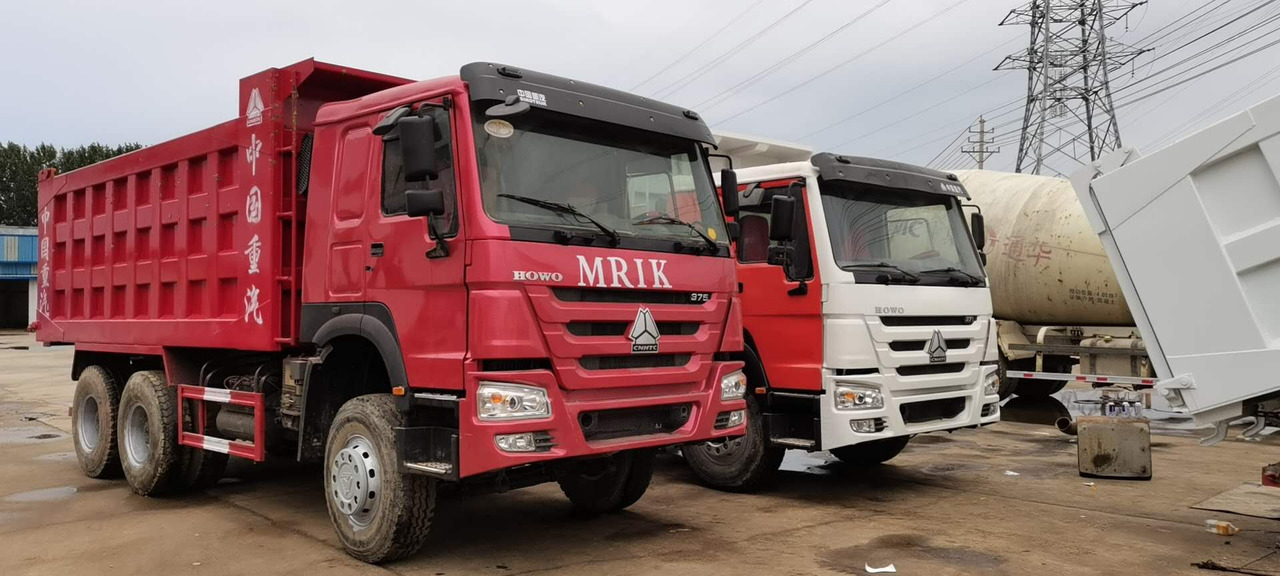 SINOTRUK HOWO - Kravas automašīna pašizgāzējs: foto 4 SINOTRUK HOWO - Kravas automašīna pašizgāzējs: foto 4