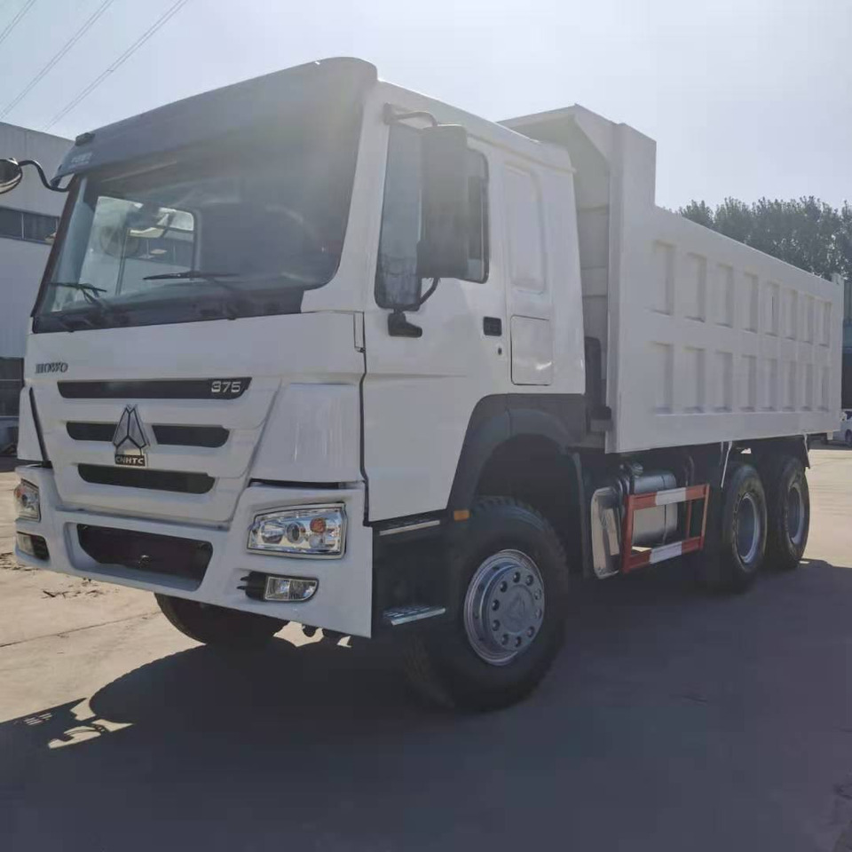 SINOTRUK HOWO - Kravas automašīna pašizgāzējs: foto 3 SINOTRUK HOWO - Kravas automašīna pašizgāzējs: foto 3