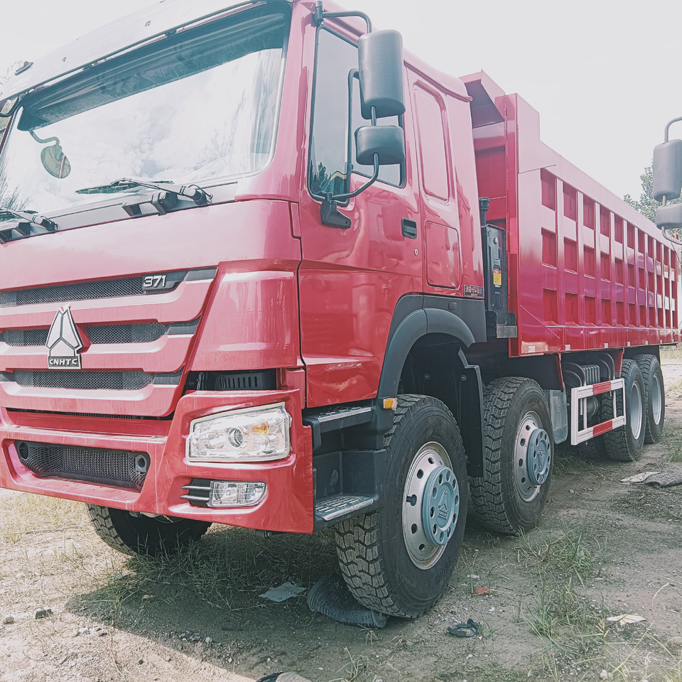 SINOTRUK HOWO - Kravas automašīna pašizgāzējs: foto 4 SINOTRUK HOWO - Kravas automašīna pašizgāzējs: foto 4