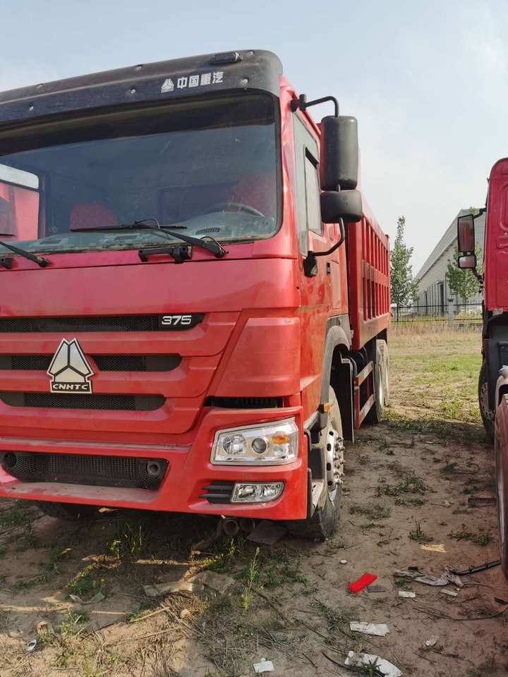 SINOTRUK HOWO - Kravas automašīna pašizgāzējs: foto 4 SINOTRUK HOWO - Kravas automašīna pašizgāzējs: foto 4