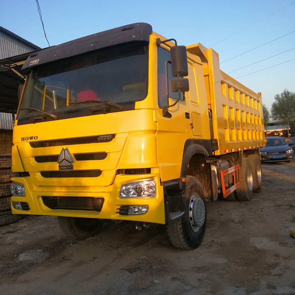 SINOTRUK HOWO - Kravas automašīna pašizgāzējs: foto 4 SINOTRUK HOWO - Kravas automašīna pašizgāzējs: foto 4