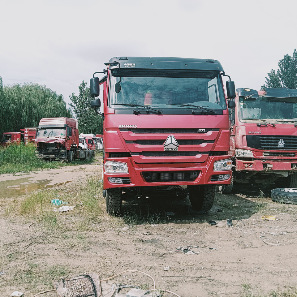 SINOTRUK HOWO - Kravas automašīna pašizgāzējs: foto 2 SINOTRUK HOWO - Kravas automašīna pašizgāzējs: foto 2