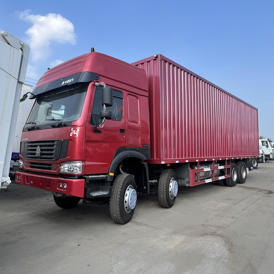 SINOTRUK HOWO - Kravas automašīna ar slēgto virsbūvi: foto 1 SINOTRUK HOWO - Kravas automašīna ar slēgto virsbūvi: foto 1